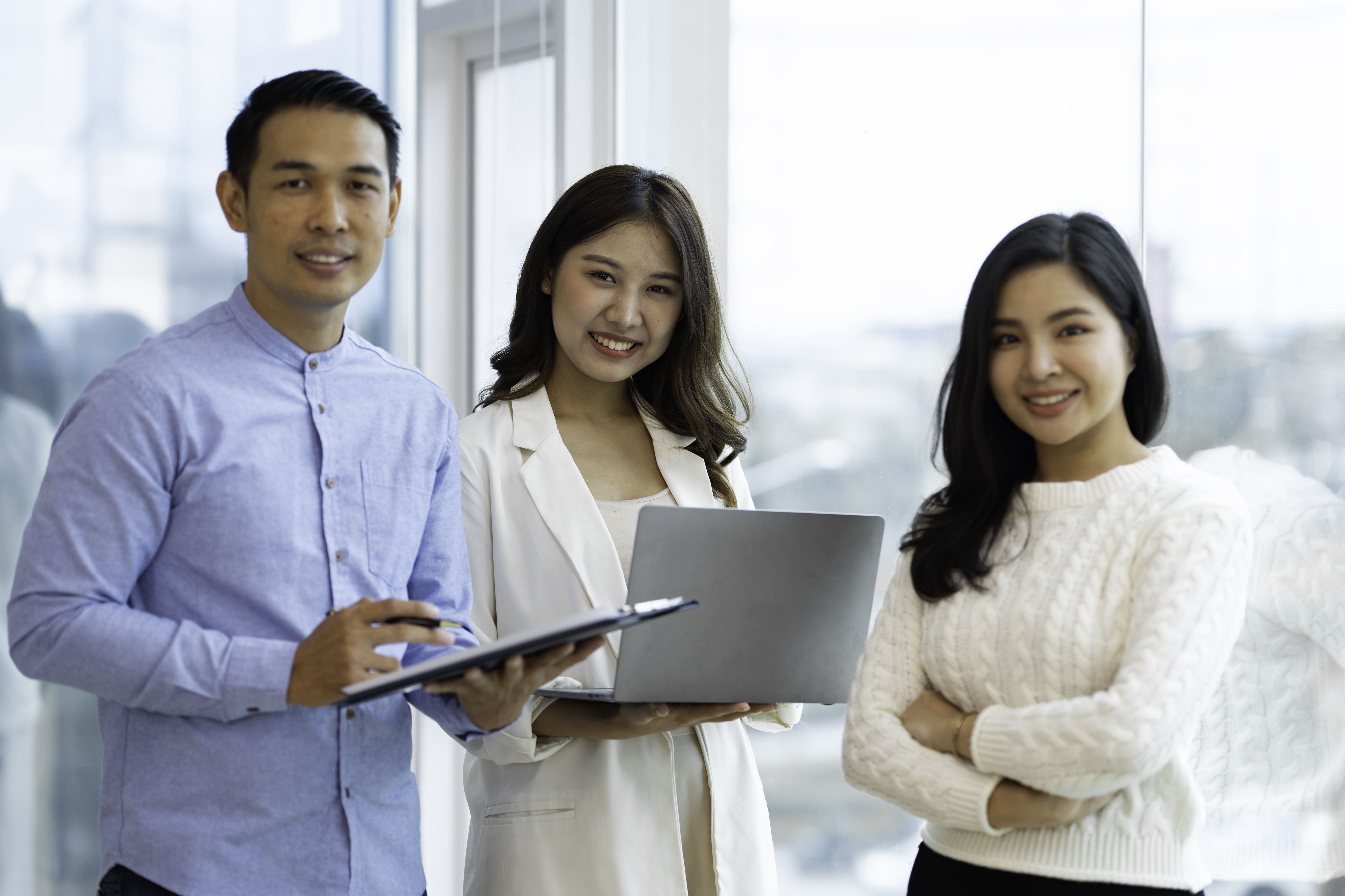 Filipino virtual assistant working with an american business