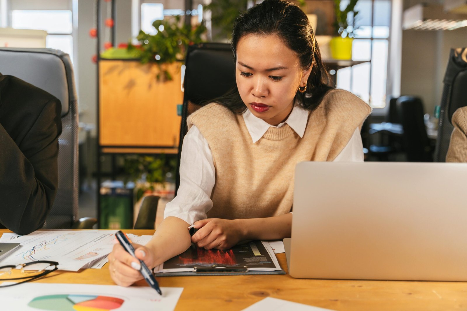 Filipino AI Automation VA Working on workflows