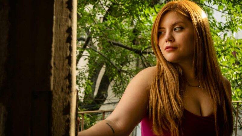 Filipino virtual assistant managing fitness coaching business