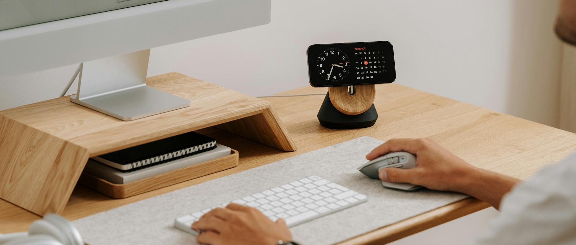 Virtual assistant vs employee hero